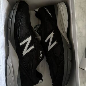 rare version 4 990 New Balance men’s new with tags and box